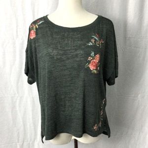 Anthropologie Akemi + Kin Loose Fitting Embroidered Floral Knit Top Sz S